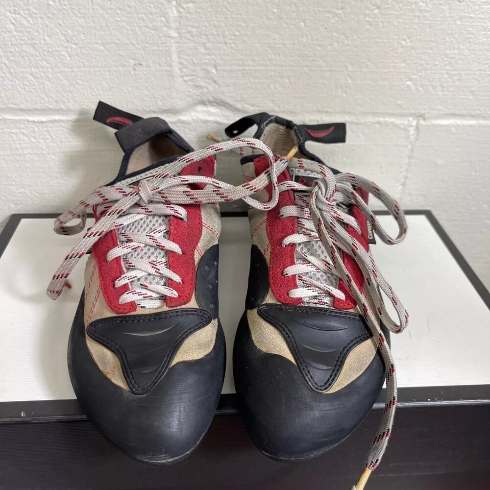 Red Chili Corona Red Black Climbing Shoes Lace up Men's Size 6.5 UK/40 EU